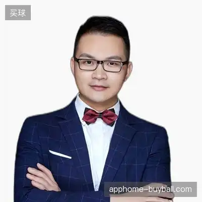 何亮